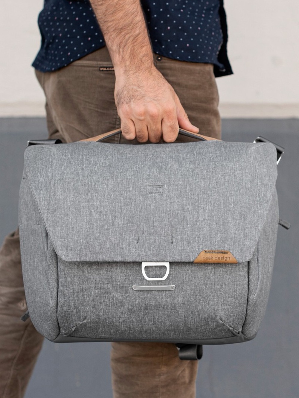 Peak Design Everyday Messenger Bag v2 13L